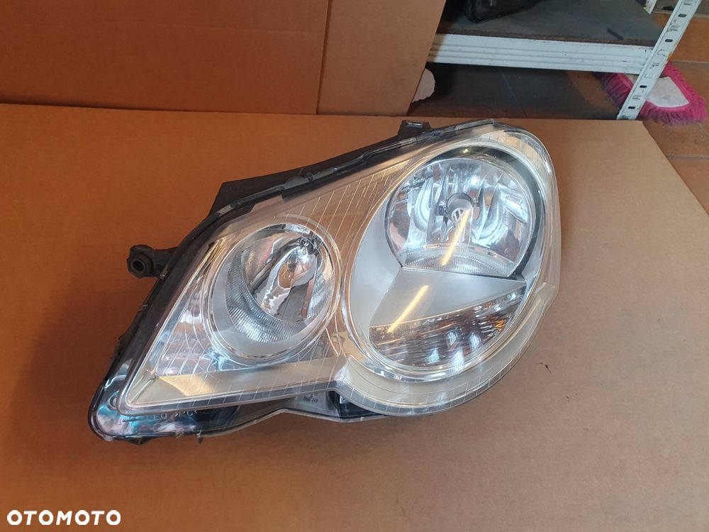 REFLEKTOR LEWY VW POLO 9N LIFT 06-09 VALEO EUROPA