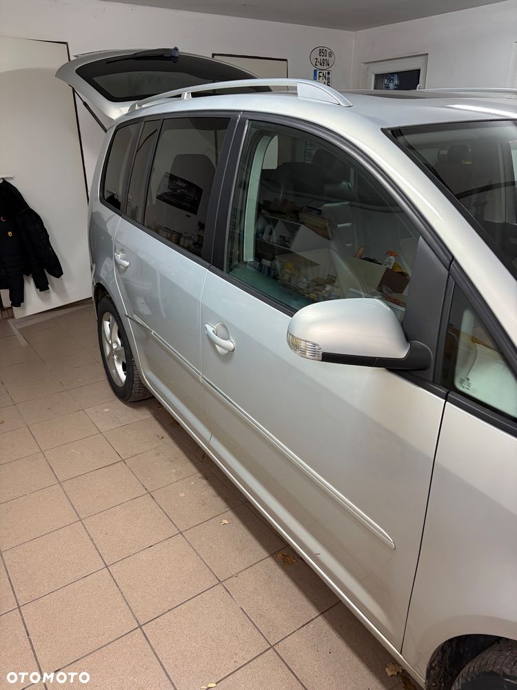 Volkswagen Touran 2.0 TDI DPF Highline - 31