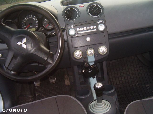 Mitsubishi Colt - 17