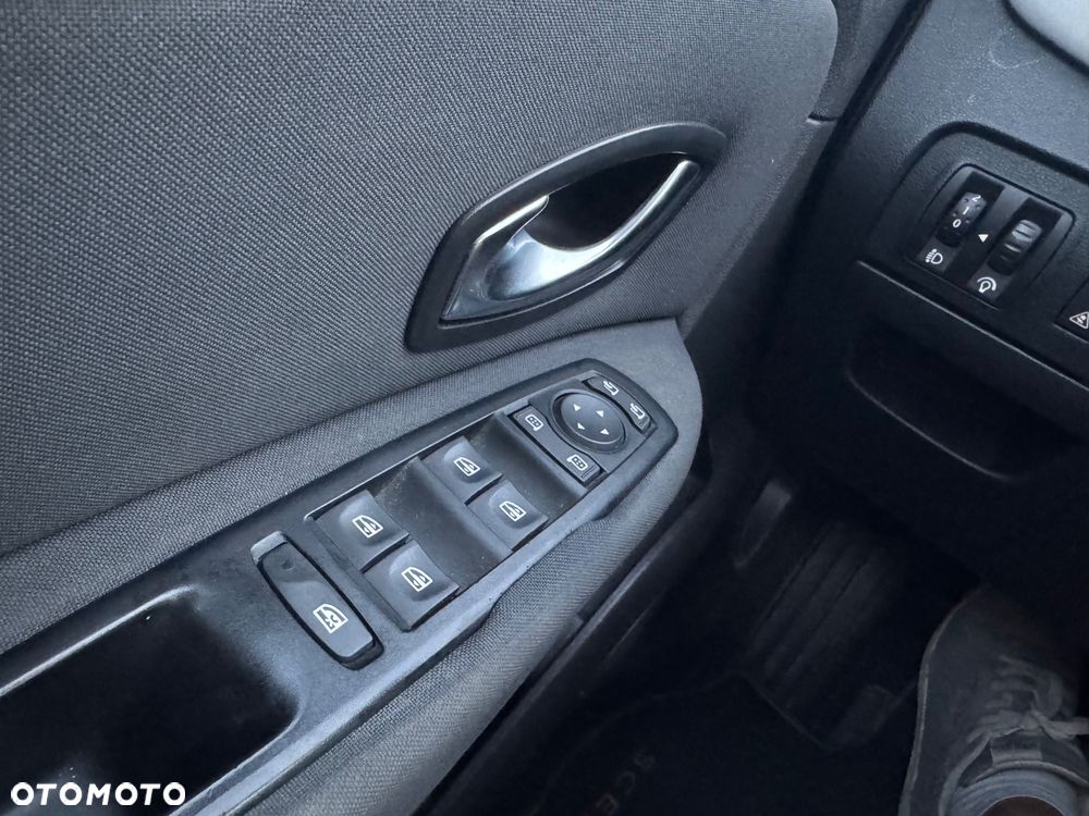 Renault Grand Scenic - 10