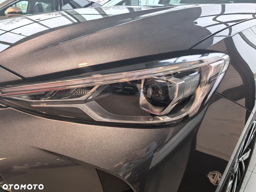 MG ZS Hybrid+ - 11