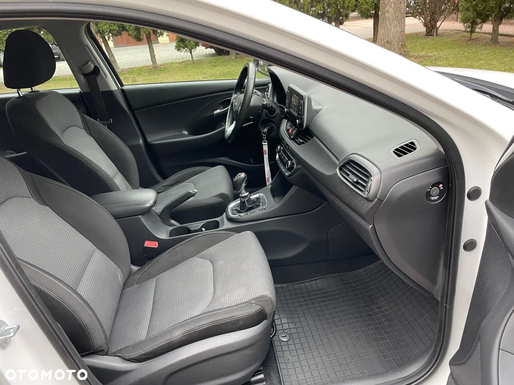 Hyundai i30 1.0 T-GDI Family - 22