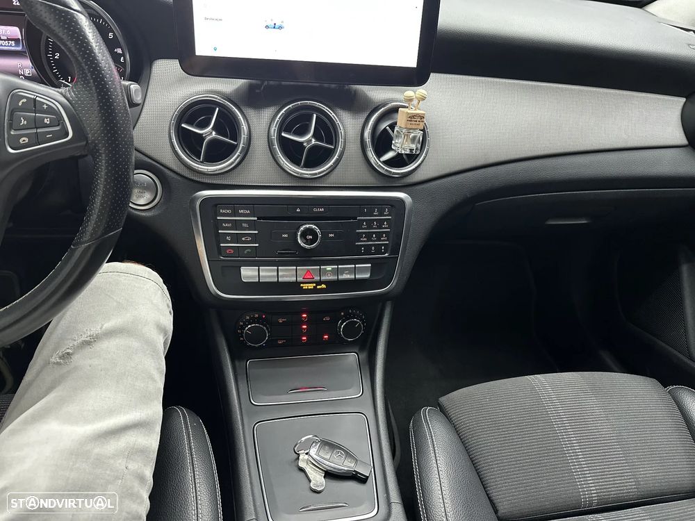 Mercedes-Benz CLA 200 d Shooting Brake Urban Aut. - 16
