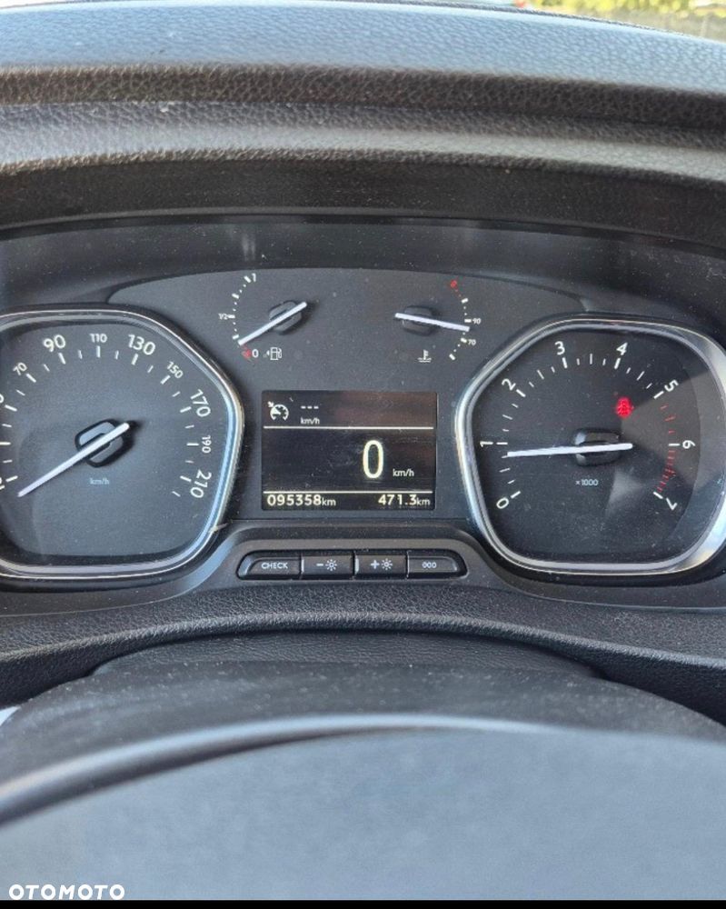 Opel Vivaro - 10