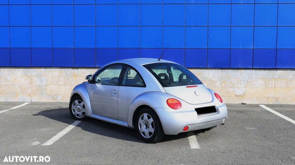 Volkswagen New Beetle - 5