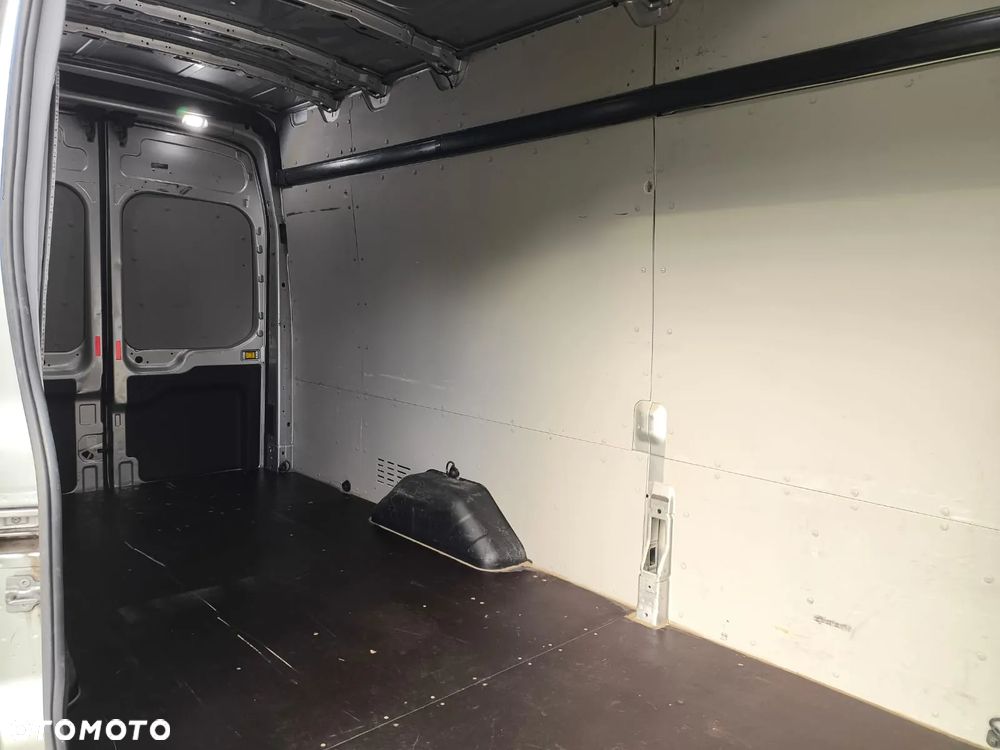 Ford Transit - 20