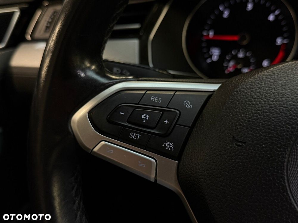 Volkswagen Passat 2.0 TDI EVO Business DSG - 29