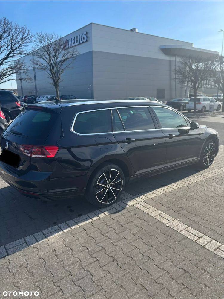 Volkswagen Passat - 4