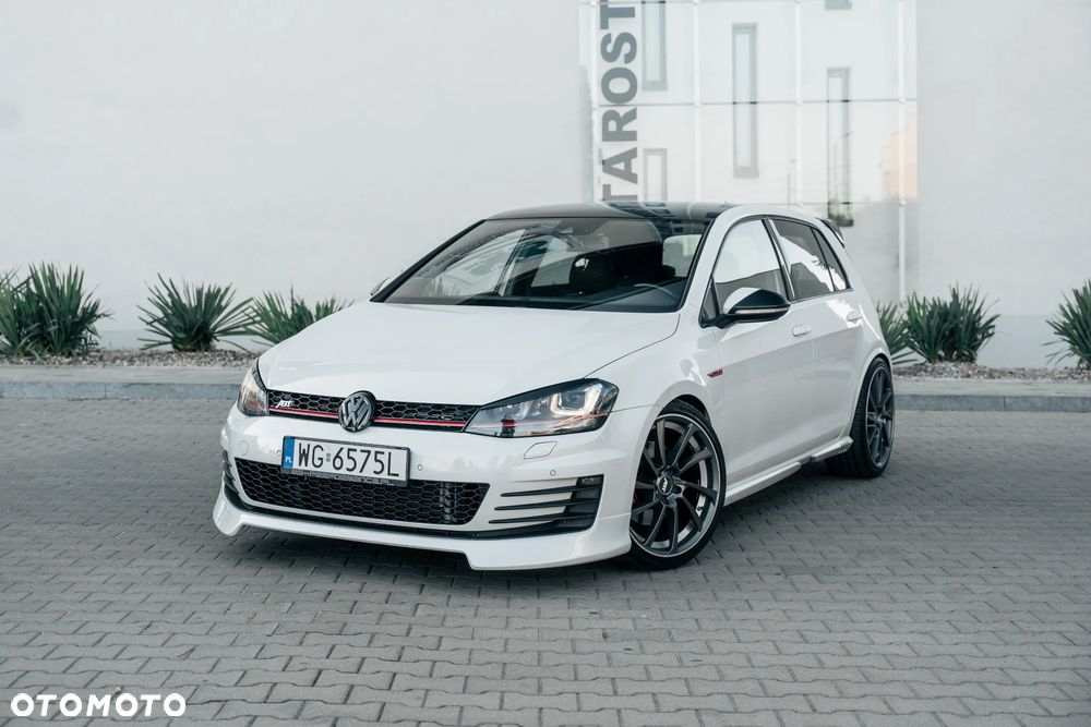 Volkswagen Golf GTI (BlueMotion Technology) DSG Performance - 1
