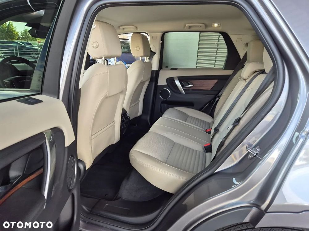 Land Rover Discovery Sport D200 - 12