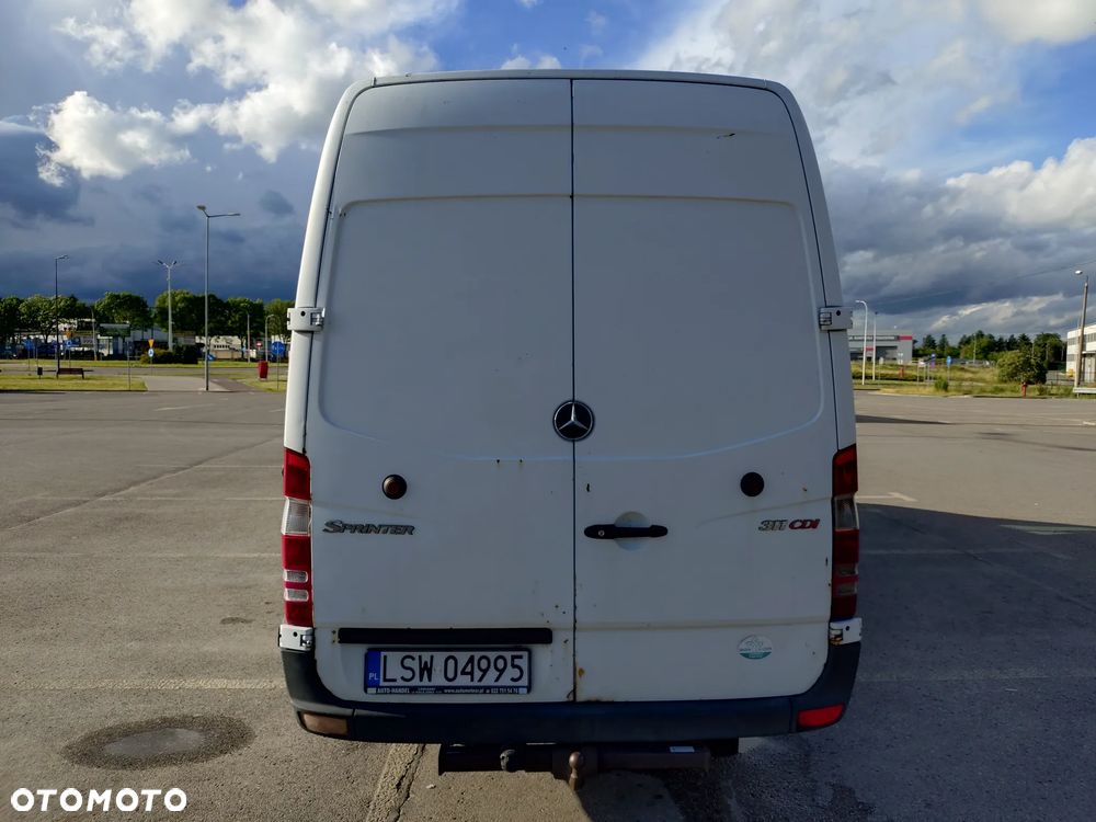 Mercedes-Benz Sprinter - 11