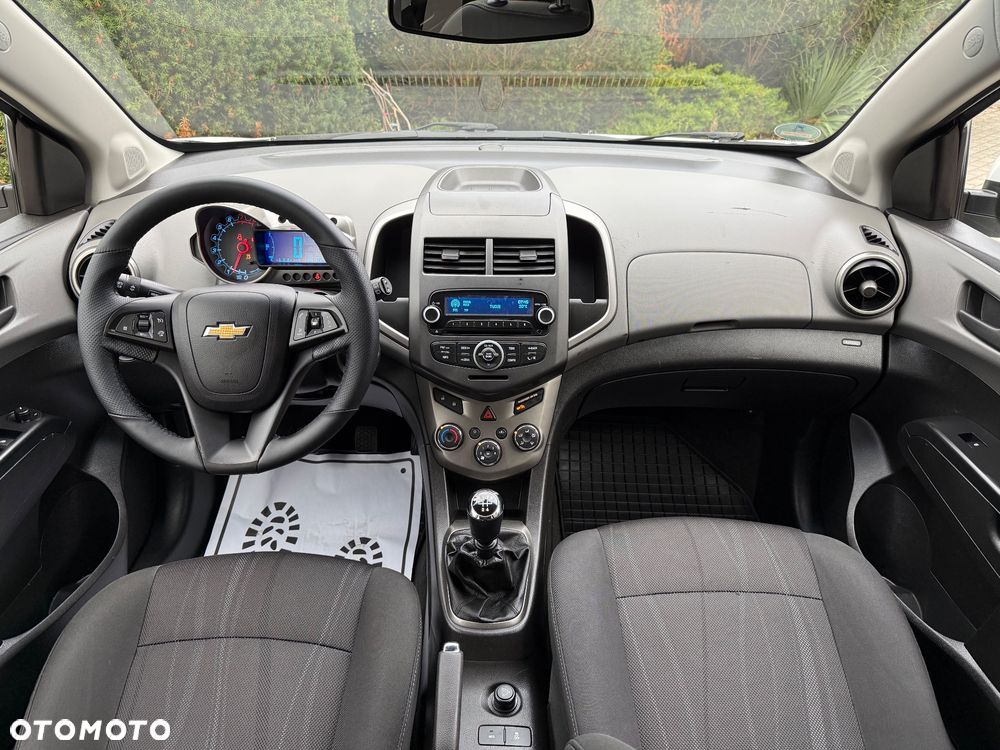 Chevrolet Aveo 1.4 LT - 12