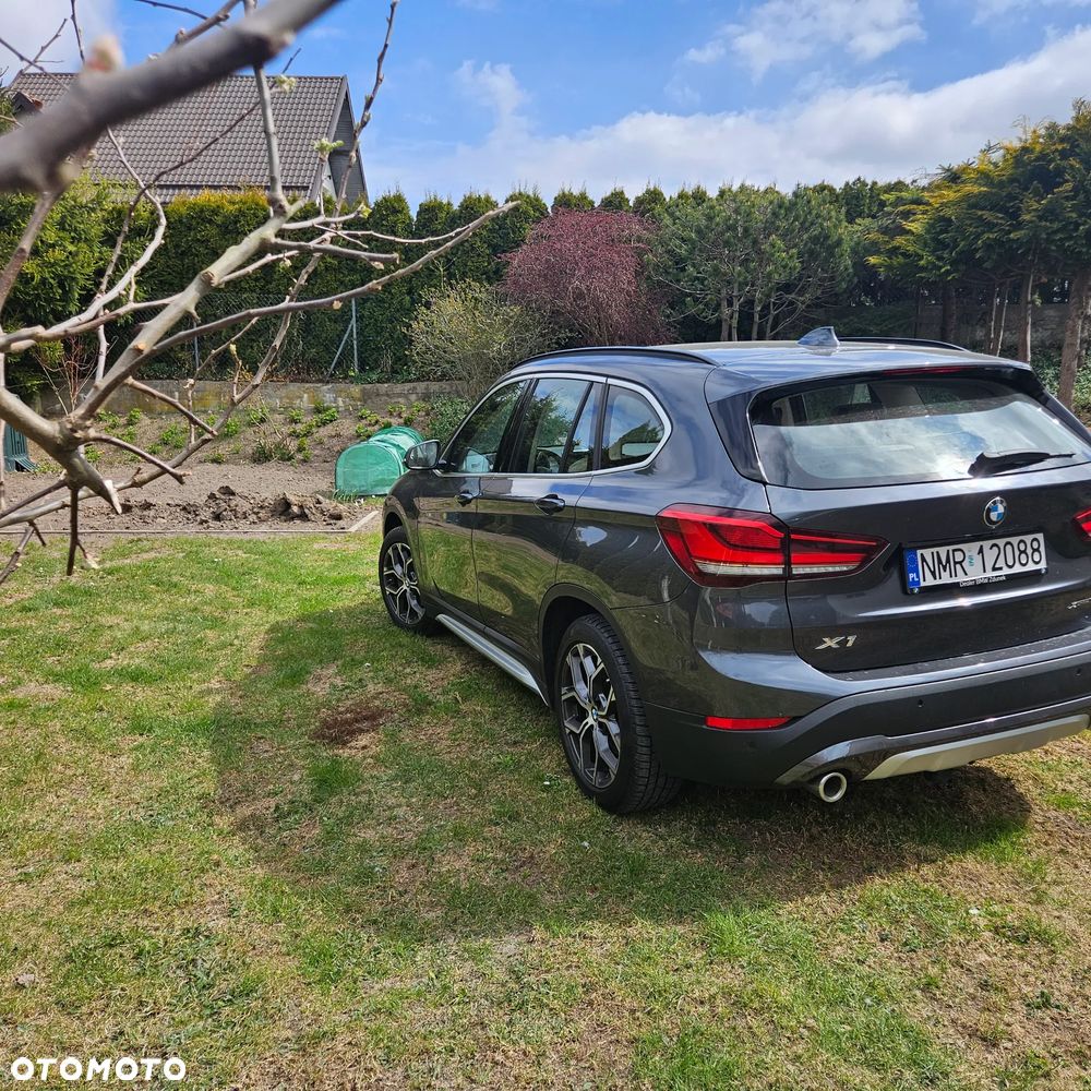 BMW X1 xDrive18d xLine - 9