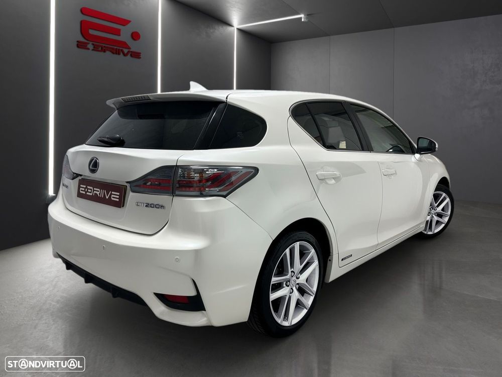 Lexus CT 200h - 9
