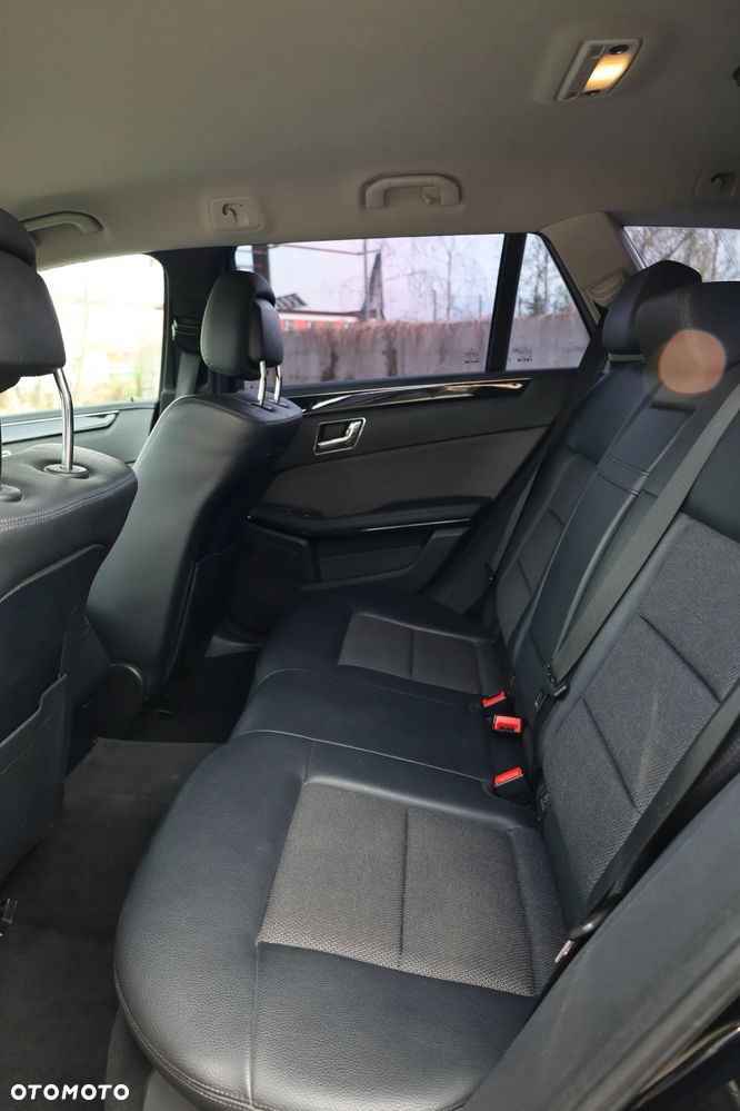 Mercedes-Benz Klasa E 220 CDI BlueEff Avantgarde - 24