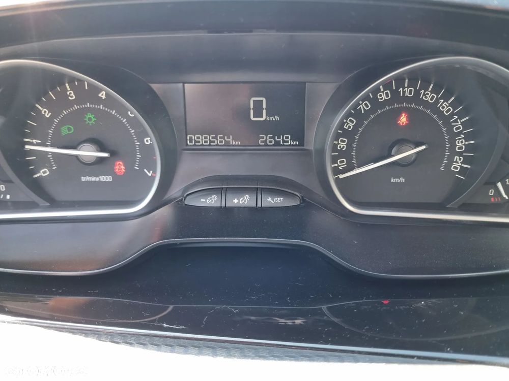 Peugeot 2008 1.2 Pure Tech GPF Active S&S - 5