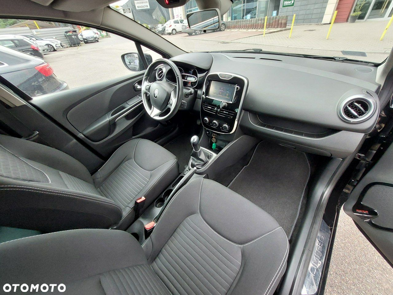 Renault Clio - 27