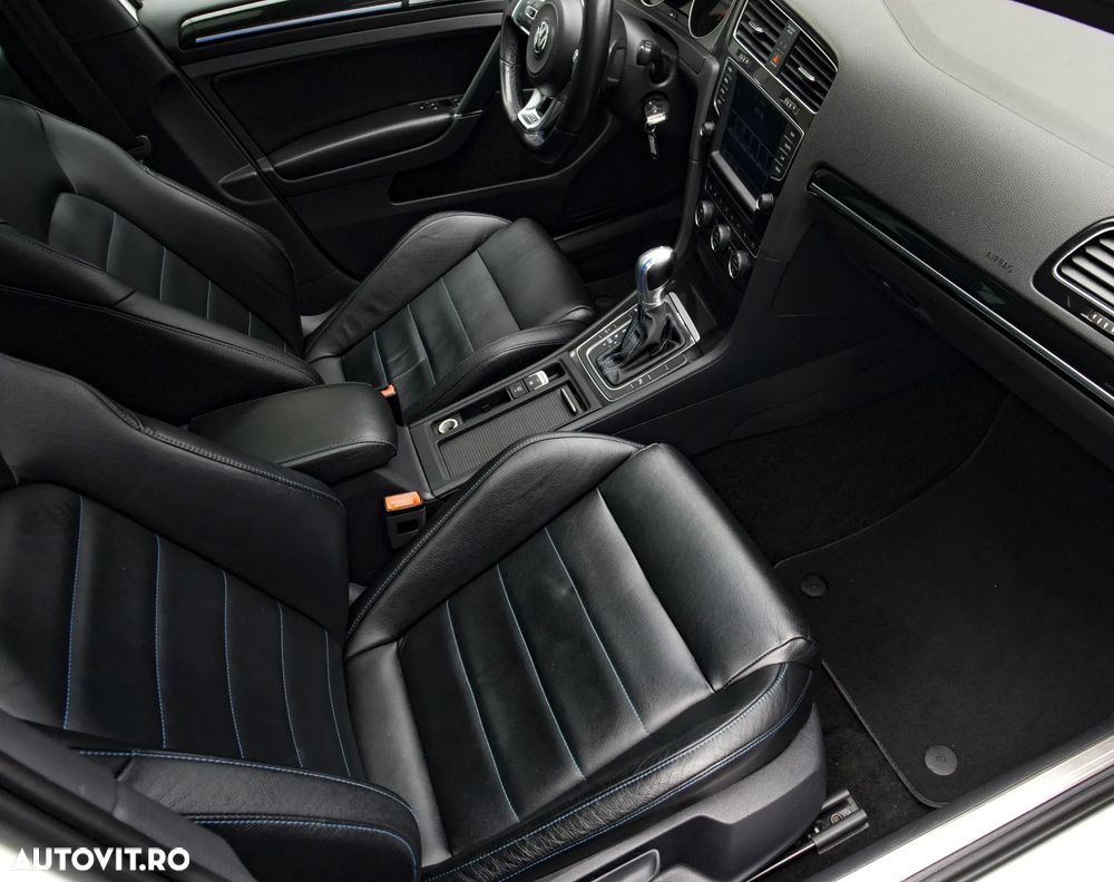 Volkswagen Golf - 13