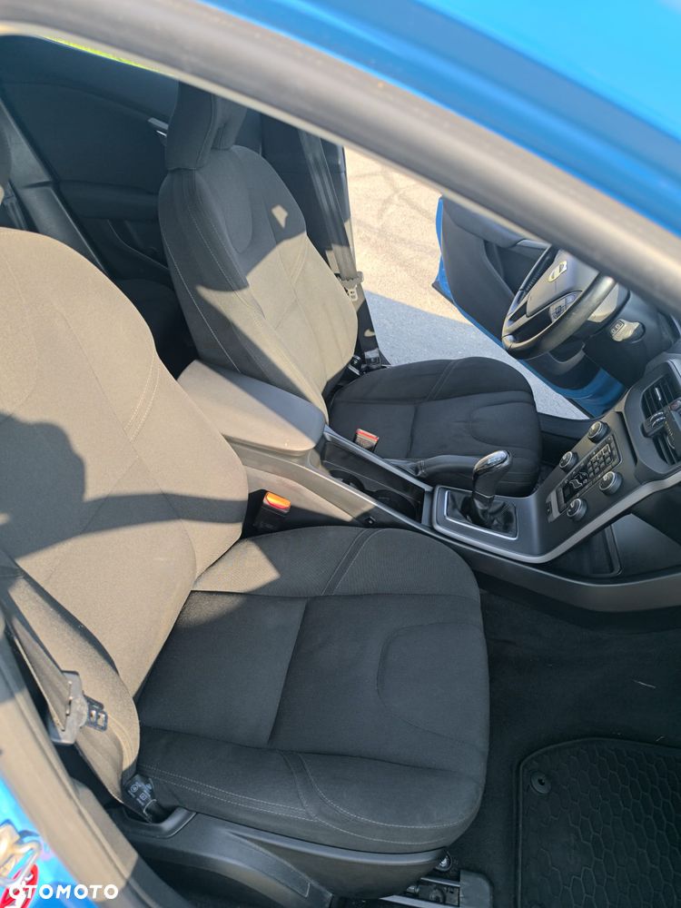 Volvo V40 D2 Kinetic - 16