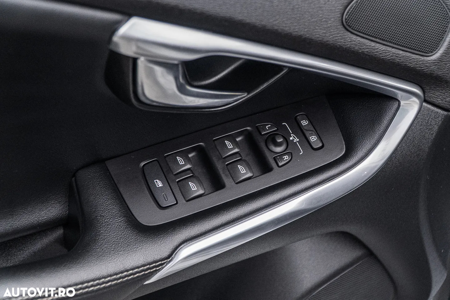 Volvo V40 T3 Geartronic RDesign - 23