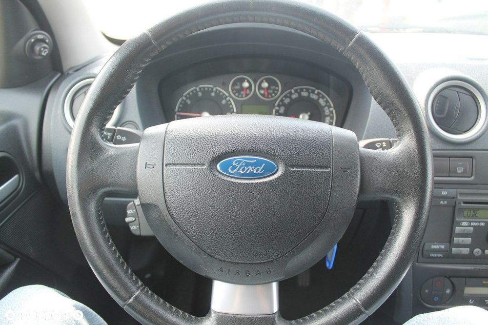 Ford Fusion - 12