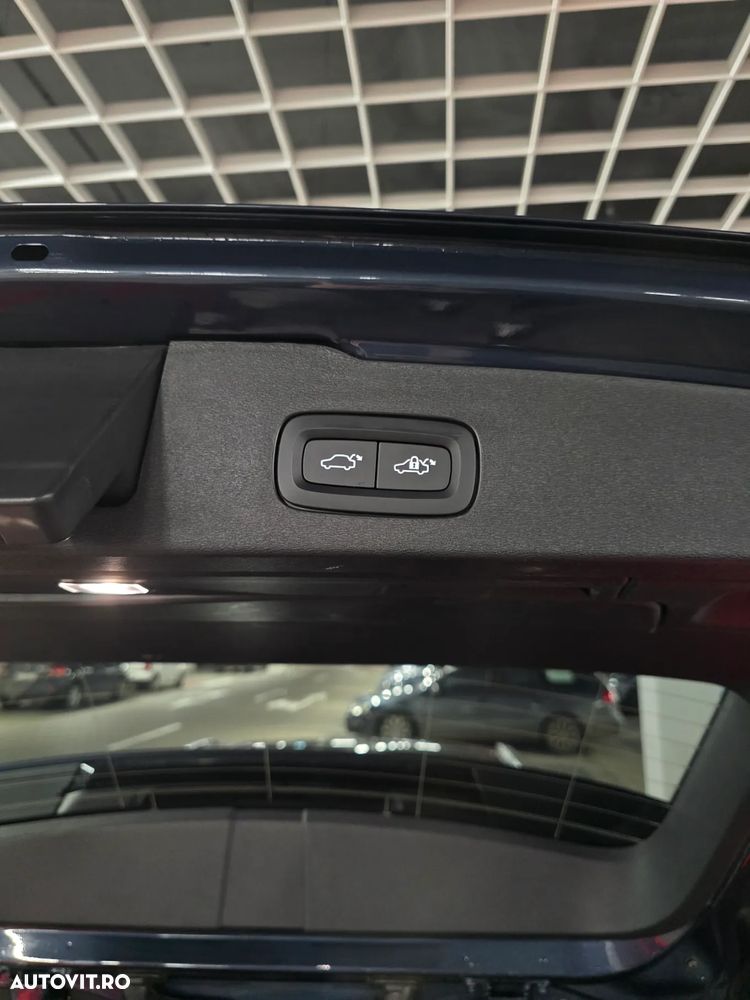 Volvo V60 V60CC B5 MHEV AT AWD Ultimate Bright - 24