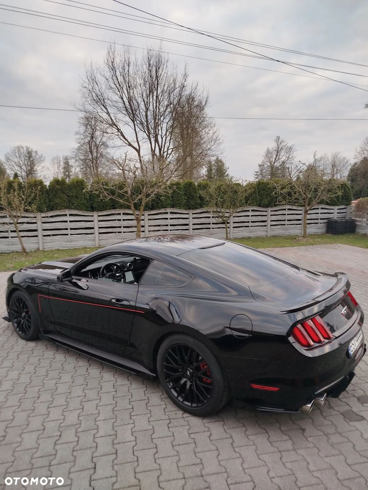 Ford Mustang 5.0 V8 GT - 2