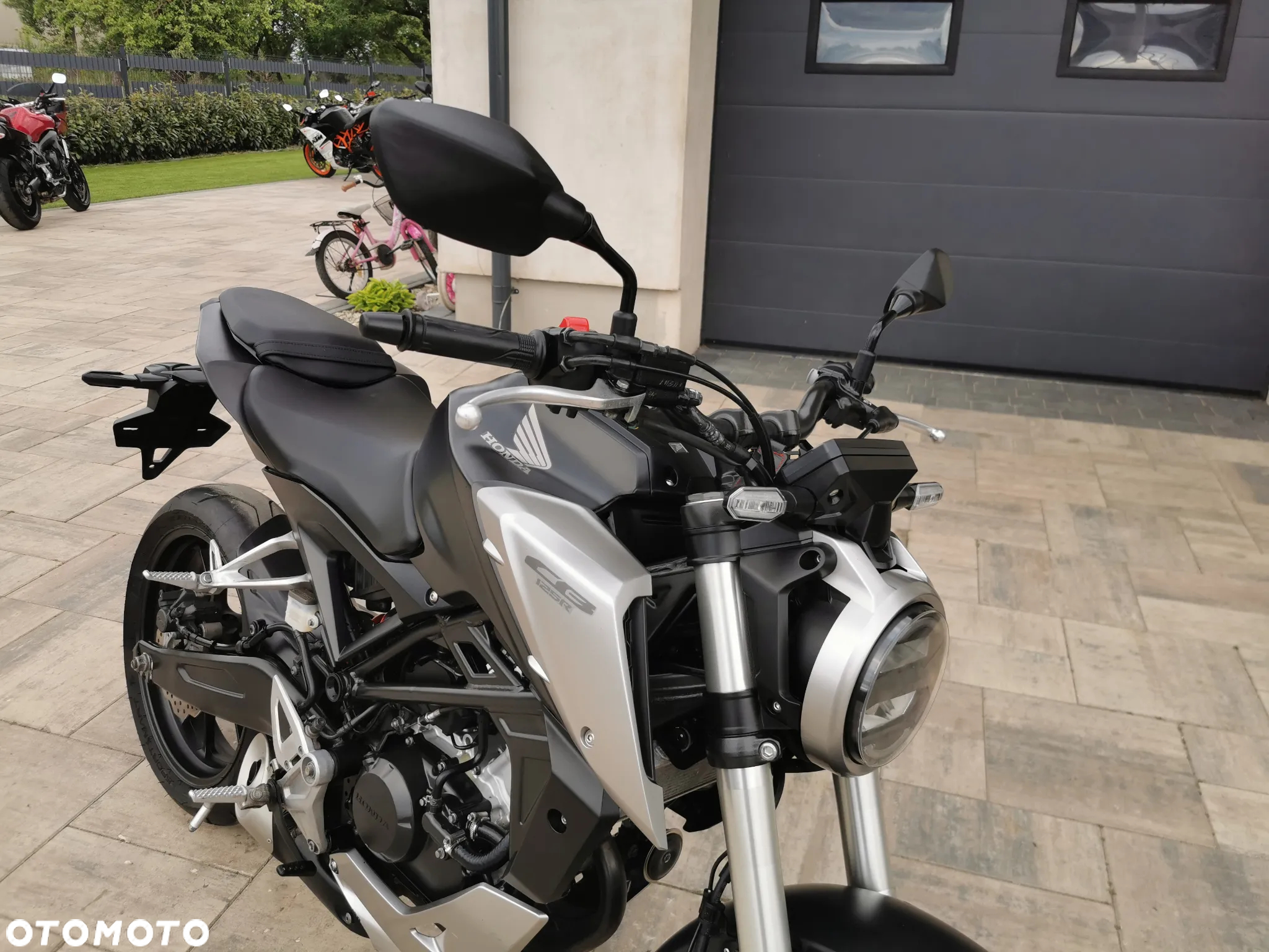 Honda CB - 23