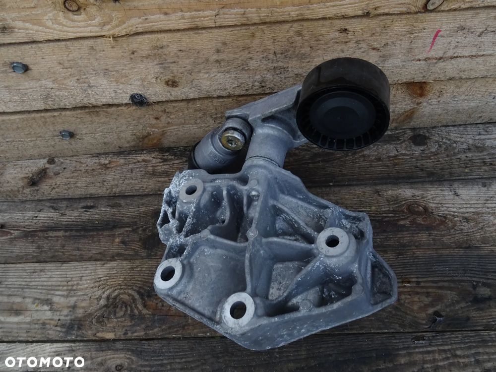ŁAPA MOCOWANIE 117102877R RENAULT 2.0 DCI - 5