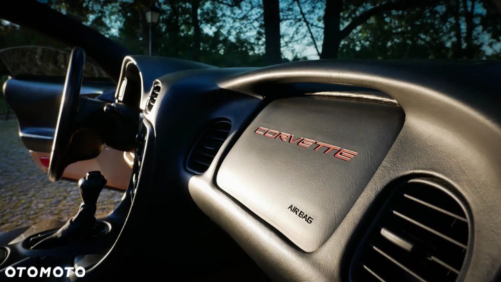 Chevrolet Corvette - 31