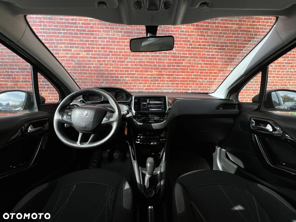 Peugeot 208 - 6