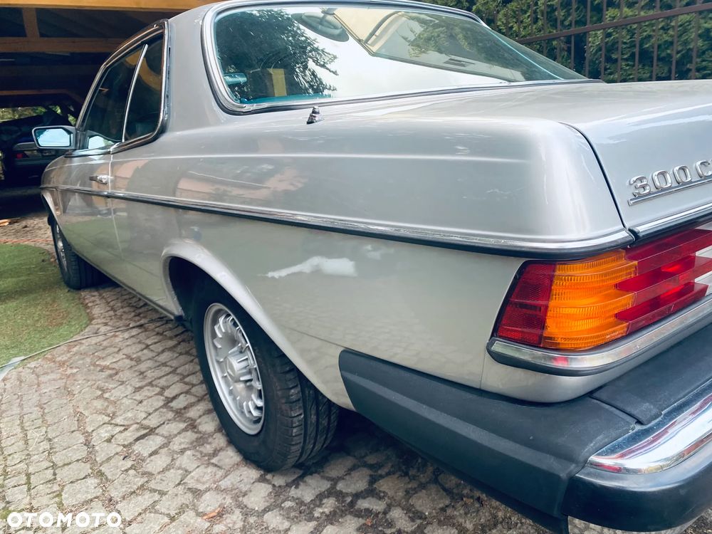 Mercedes-Benz W123 - 4