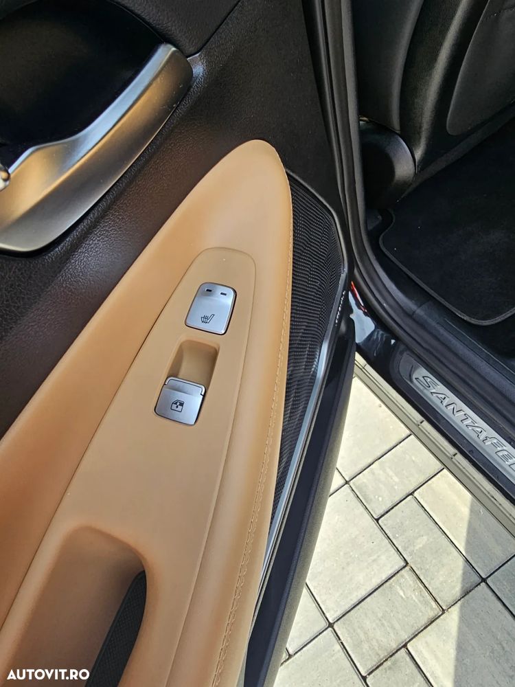 Hyundai Santa Fe ver-1-6-l-252-cp-4wd-6at-7-locuri-phev-calligraphy - 25