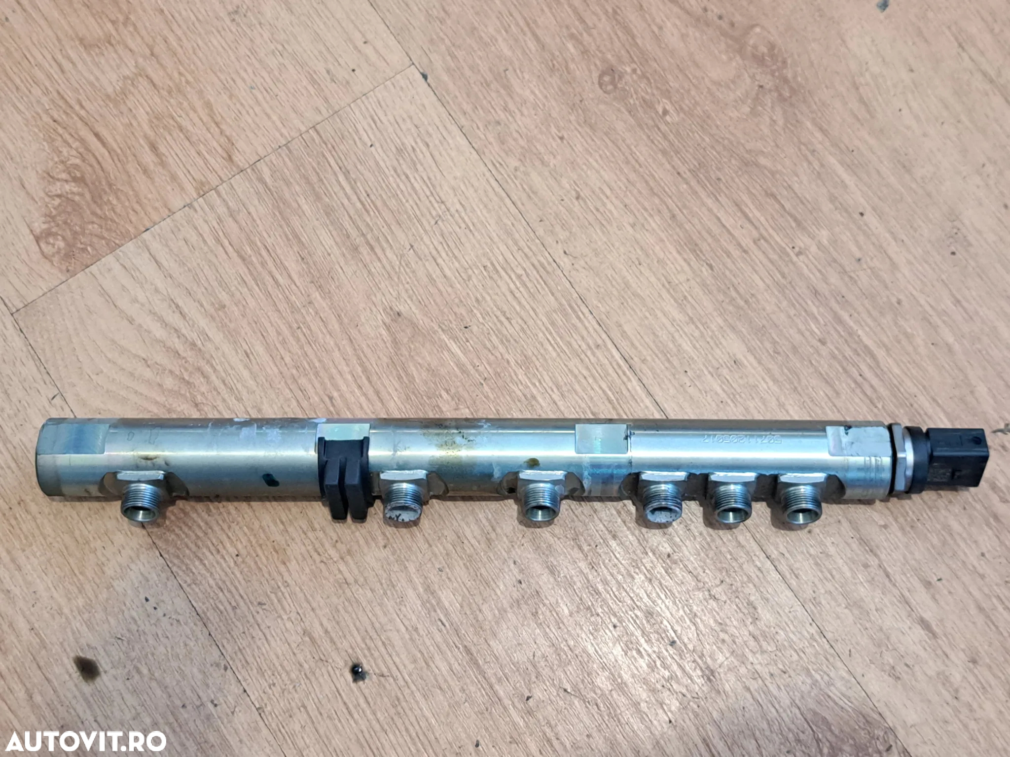 Injector injectoare Rampa injectoarea originale Bmw Seria 7 E65 745d - 5