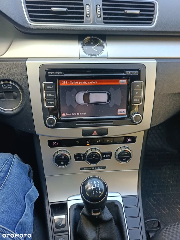 Volkswagen Passat - 17