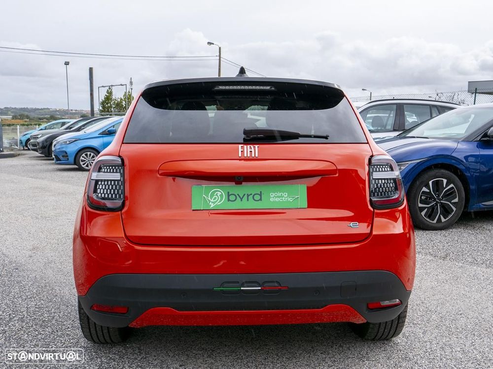 Fiat 600e 54 kWh La Prima - 11