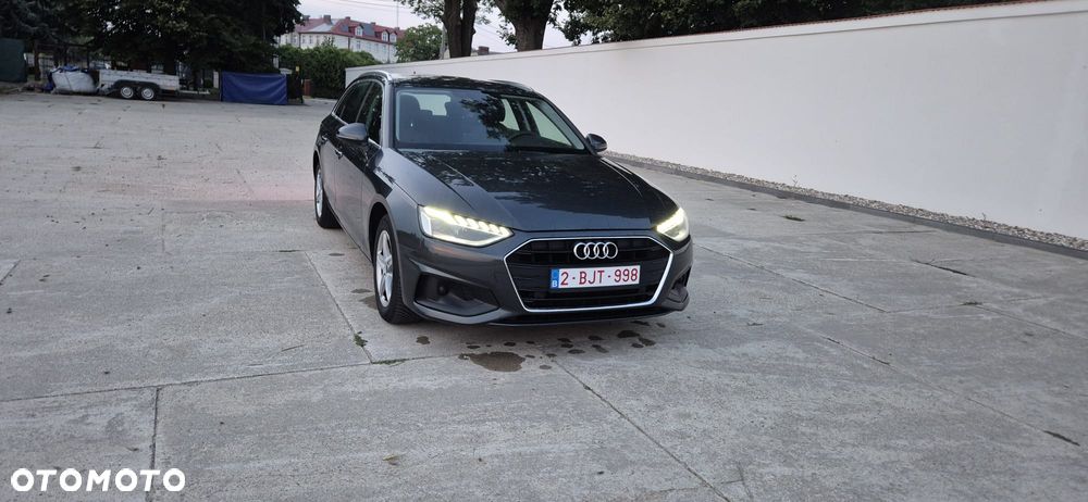 Audi A4 Avant 35 TDI S tronic S line - 2