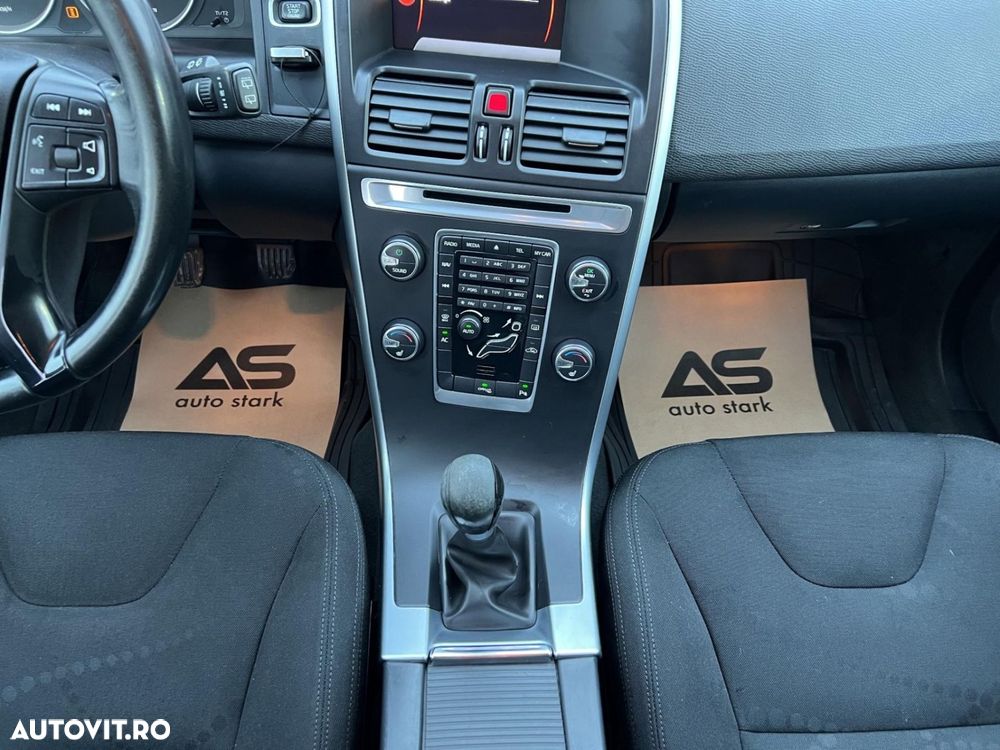 Volvo XC 60 DRIVe Momentum - 30