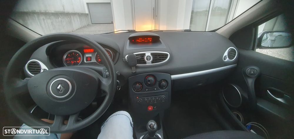 Renault Clio - 7