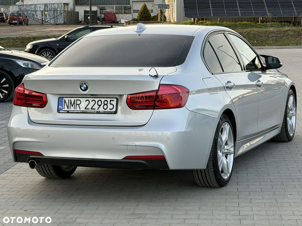 BMW Seria 3 318d M Sport - 13