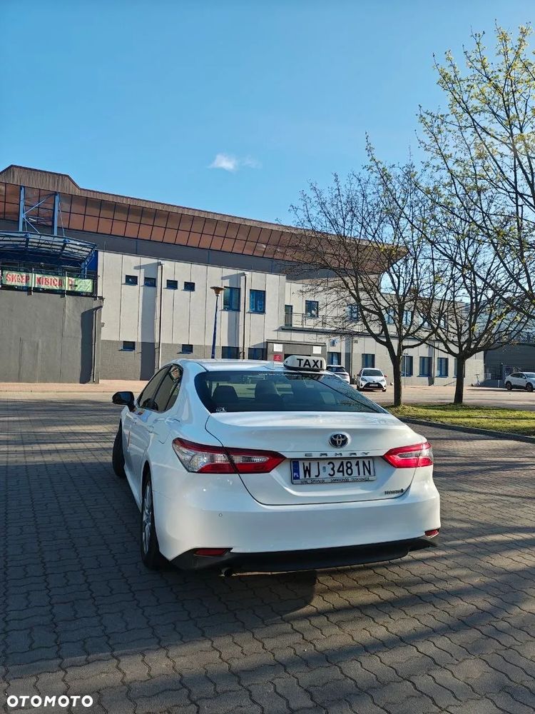 Toyota Camry 2.5 Hybrid Comfort CVT - 4