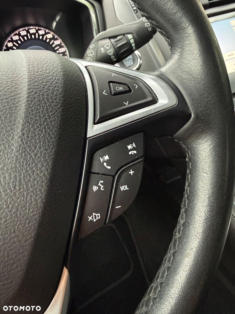 Ford Mondeo - 29