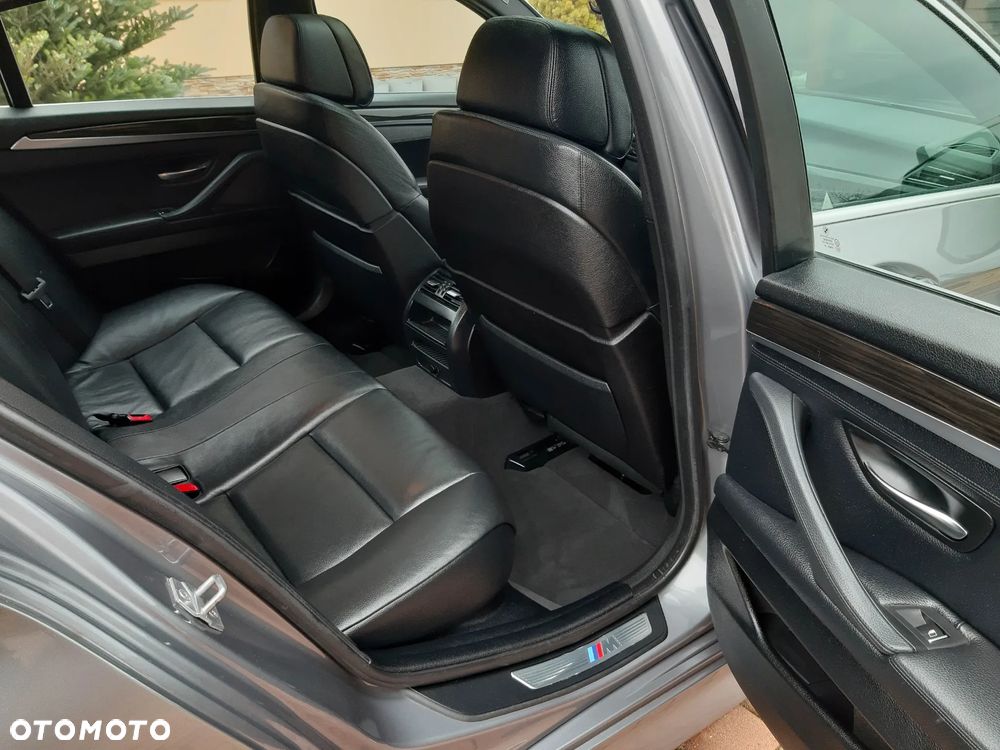 BMW Seria 5 520i Sport-Aut - 35