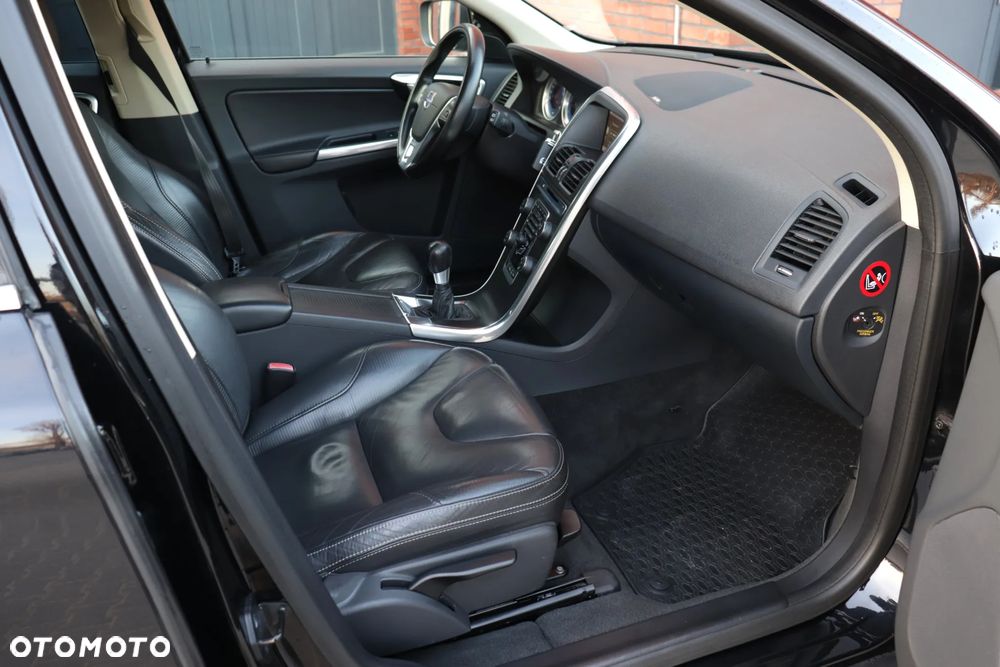 Volvo XC 60 D4 RDesign - 31