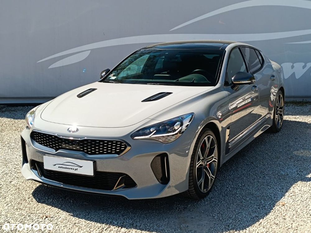 Kia Stinger - 1