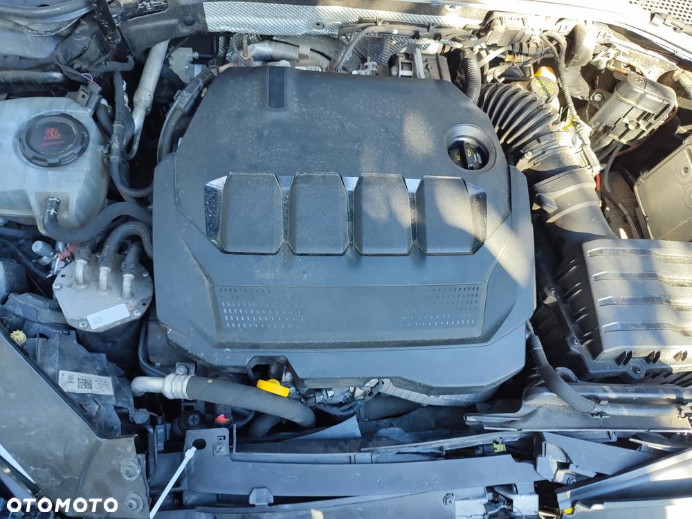 Volkswagen Passat Variant 2.0 TDI SCR DSG Elegance - 29