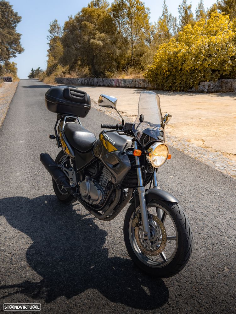 Honda CB - 2