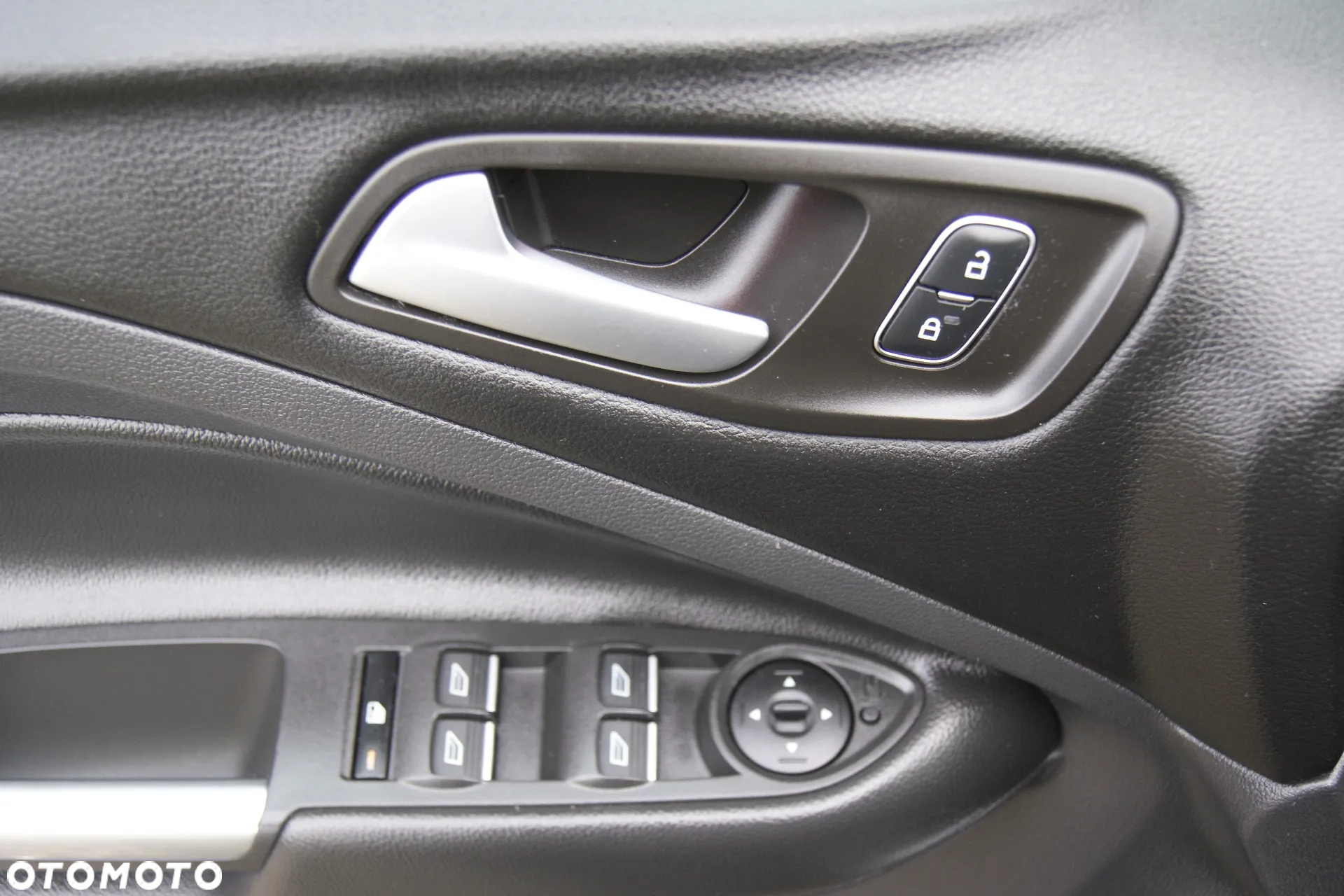 Ford Kuga - 9