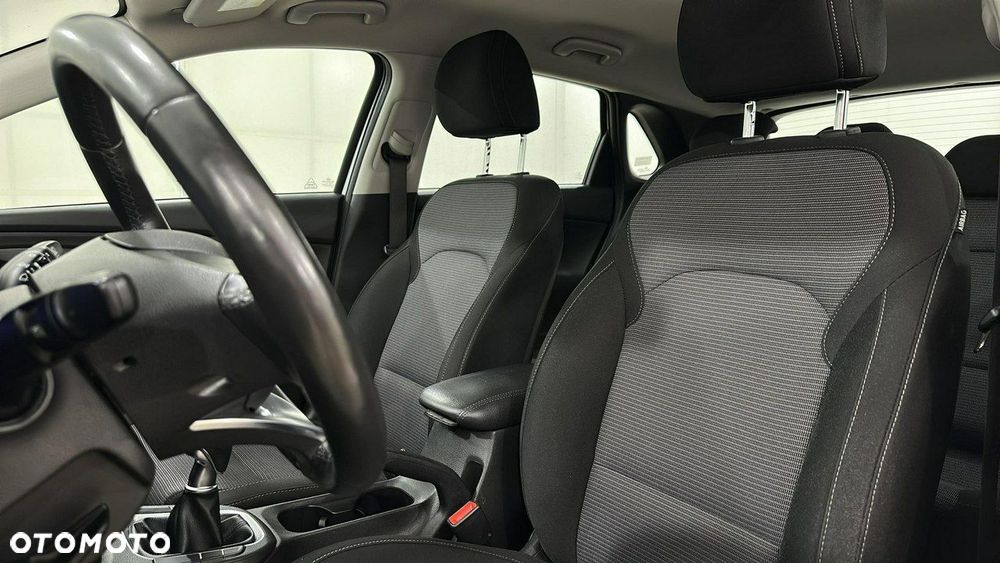 Hyundai i30 1.5 DPI Classic + - 10