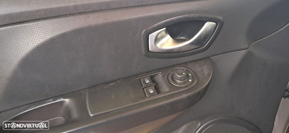 Renault Clio 1.5 dCi Zen - 4